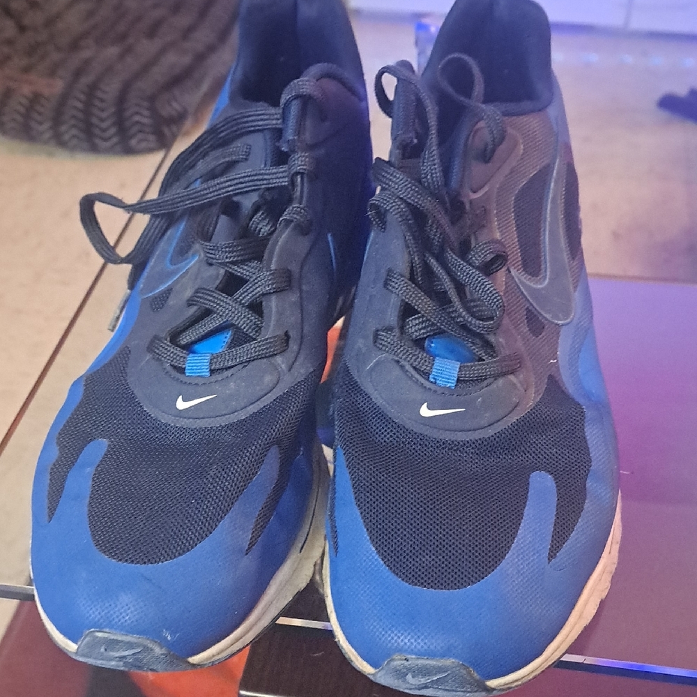 Nike Dual-Tone Blue and Black Sneakers